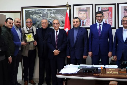 Jordan University Hospital receives advanced eye surgery device