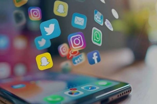 Experts warn of social media’s silent strain on mental health