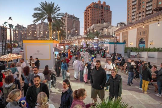 Qatar population at 2.85 million, up 85 percent since 2008-Qatar
