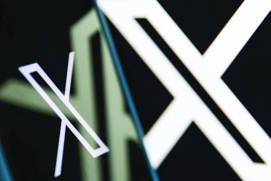 X faces EU privacy complaints over AI data