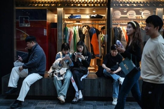 China to flesh out economic stimulus after bumper rally