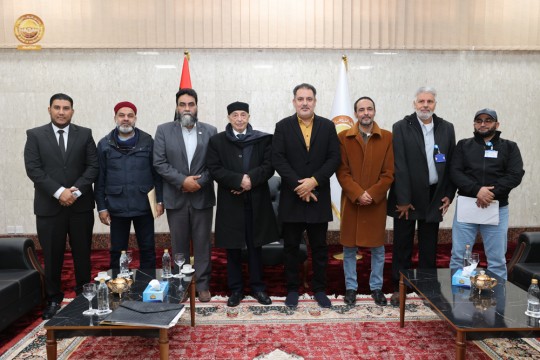Speaker of the House of Representatives, Aguila Saleh, meets with the president and members of the General Union of Oil and Gas Workers-Libya