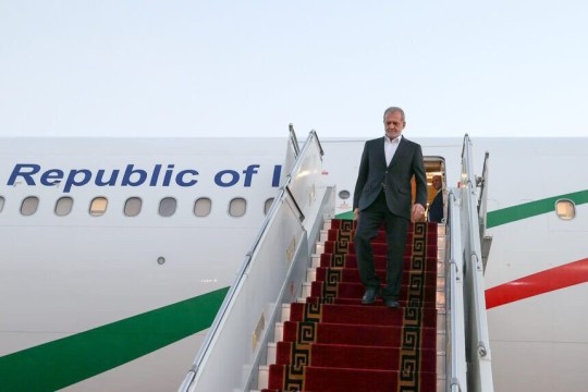 Pezeshkian visits Hormozgan to inaugurate projects, highlight economic potential-