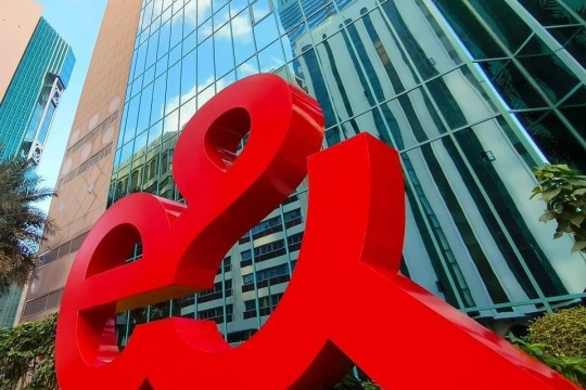 e&, IBM collaborate to launch pioneering end-to-end AI governance platform