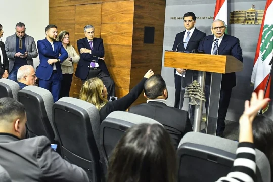 Lebanon's cabinet approves draft law on financial crisis losses-Lebanon