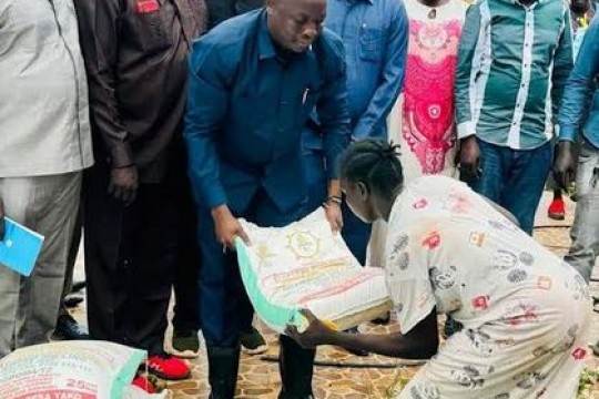 Govt distributes relief items to Aweil flood victims-