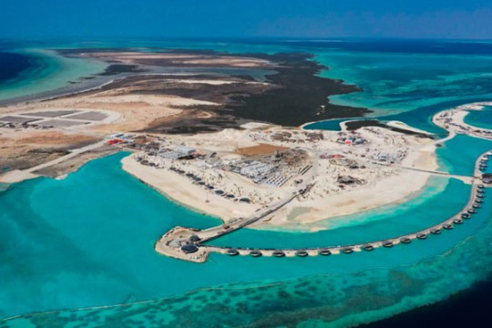 Mammoet achieves key milestone with Red Sea villa installation -Saudi Arabia