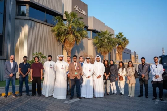 Kuwait University’s graduate students tour Zain’s datacenter