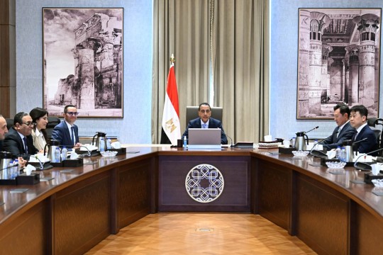 Madbouly discusses Samsung Electronics' investments, expansion plans in Egypt