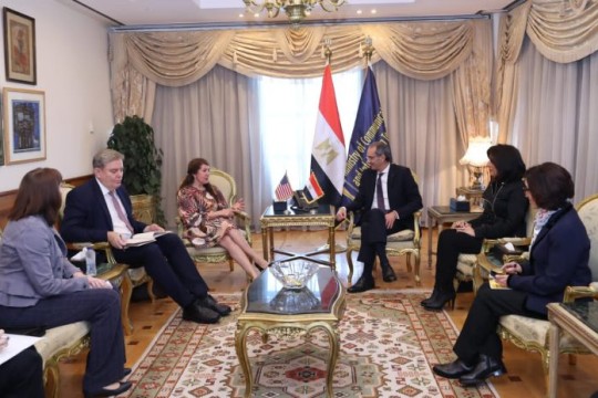 US ambassador meets with Egyptian Minister of Communications to boost IT cooperation-
