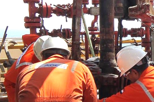 Saudi group ADES seals Qatar jackup drilling rig contract-Saudi Arabia