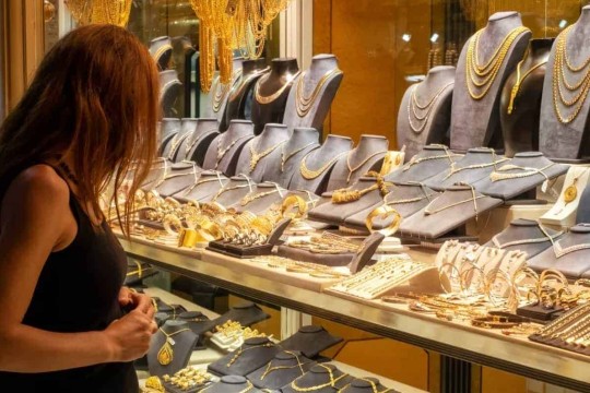 Gold prices in Egypt stable on Thursday as international ounce hits $4,431