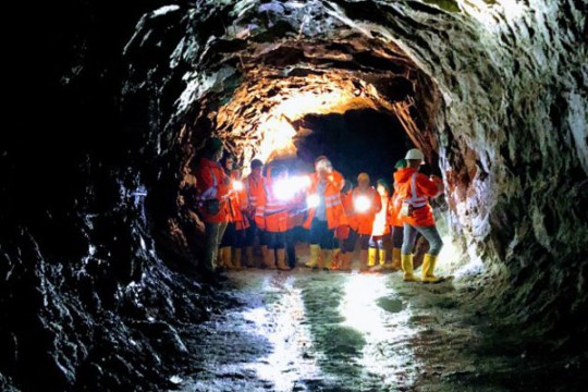 Critical Metals, Obeikan sign JV for Saudi lithium hydroxide plant-Saudi Arabia