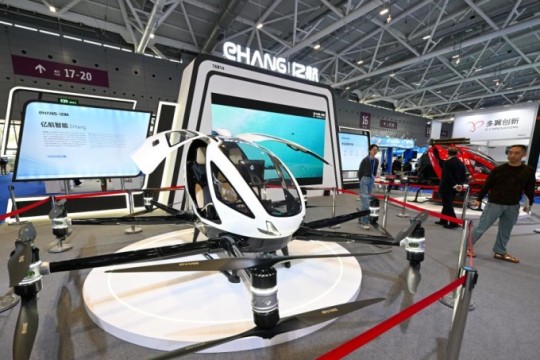 Over 4,900 enterprises attend China Hi-Tech Fair