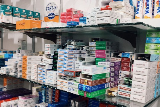 Despite price hikes, A continuing medicine crisis in regime areas-Syria