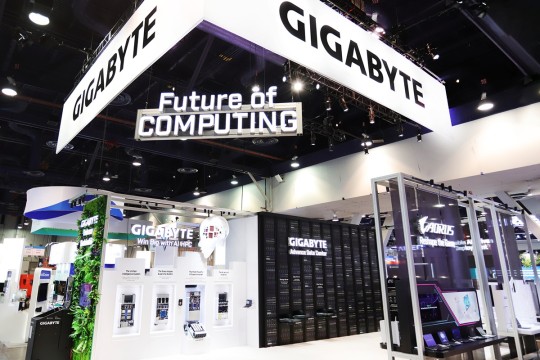 GIGABYTE Unleashes AI Marvels at CES 2024: Pioneering AI/HPC Servers, Green Tech, AIoT, and Gaming Powerhouses