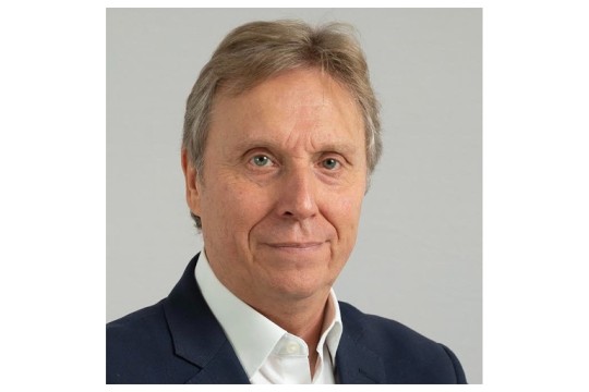 طيران الجزيرة و"1GLOBAL" تطلقان خدمة الشريحة الإلكترونية Jazeera eSIM