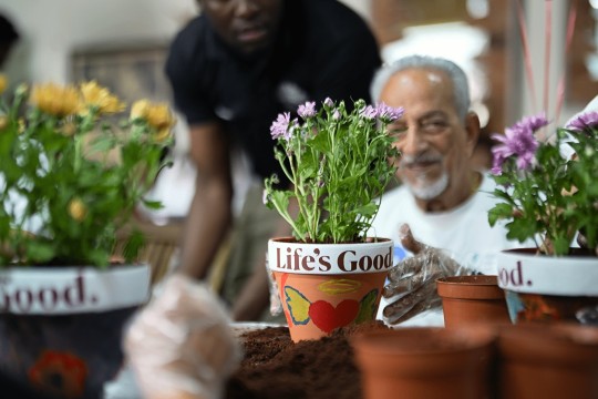 LG Electronics and Dunia Helwa Come Together To Give Back To Local Communities