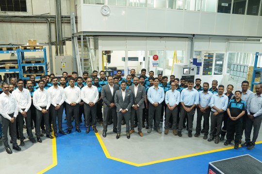 الهندسة الدقيقة لمجموعة فالكون تشغل القمر الصناعي الإماراتي الأكثر تطوراً، "محمد بن زايد سات"