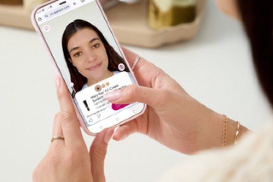 افتحي ذراعيك للمستقبل: أداة AI Foundation Finder من شركة Mary Kay جاهزة لإحداث تغيير جذري في مجال مستحضرات التجميل