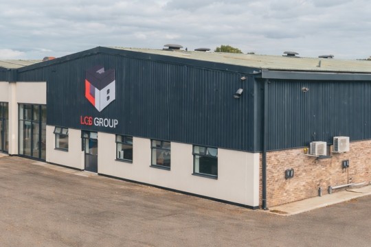 أرزان ثروات مستشاراً استراتيجياً لإطلاق محفظة أصول صناعية في المملكة المتحدة