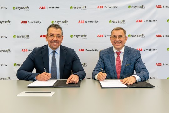 Esyasoft e-Mobility تعلن عن شراكة استراتيجية مع ABB E-mobility لتسريع جهود نشر محطات شحن المركبات الكهربائية حول العالم