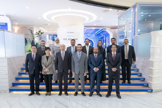 Sultan bin Ahmed visits Huawei R&D Centre and SMG in China