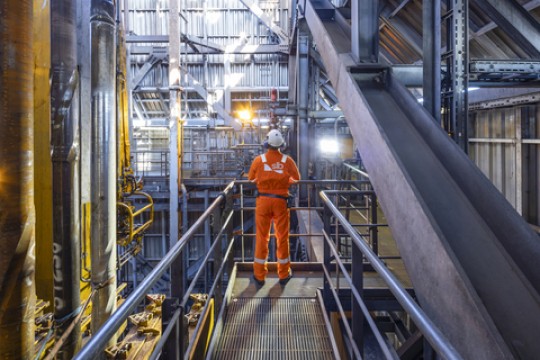 فوز SLB بعدة عقود للحفر البحري من قبل Mubadala Energy لتطوير حقل Tangkulo في المياه العميقة في إندونيسيا