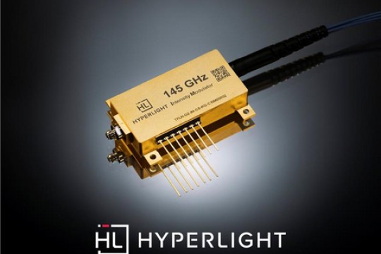 HyperLight تُطلق مُغيِّرات مرجعية بتردد 145 جيجاهرتز لتمكين تطوير بيانات الاتصالات بسرعة 448 جيجابت ثانية لكل قناة و260 جيجابود في قطاع الاتصالات