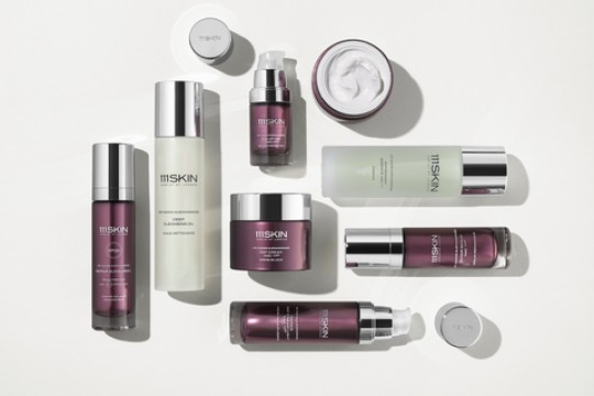 أعلنت The Estée Lauder Companies عن استثمار أقلية في علامة 111SKIN الفاخرة للعناية بالبشرة السريرية