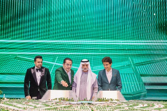 نهيان بن مبارك يشهد إطلاق مشروع “Greenz by Danube” أول مجتمع فلل متكامل ومفروش بالكامل في دبي