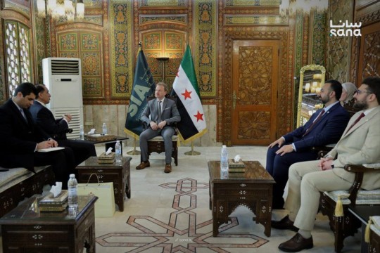 Syria and Jordan discuss boosting economic and investment cooperation
