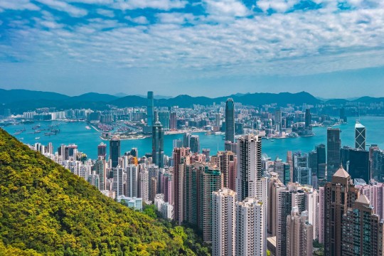 Hong Kong sets out initiatives to create new impetus for economic development