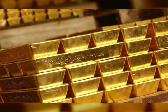 Gold regains poise, rebounds above $4,458